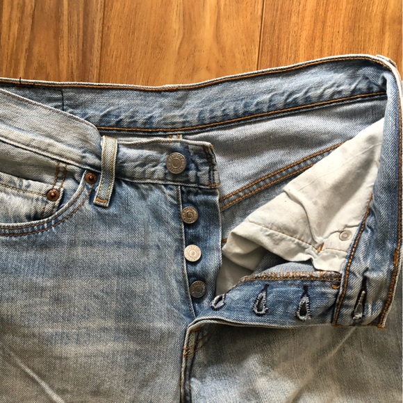 Levi’s 501 - light wash - Picture 2 of 5